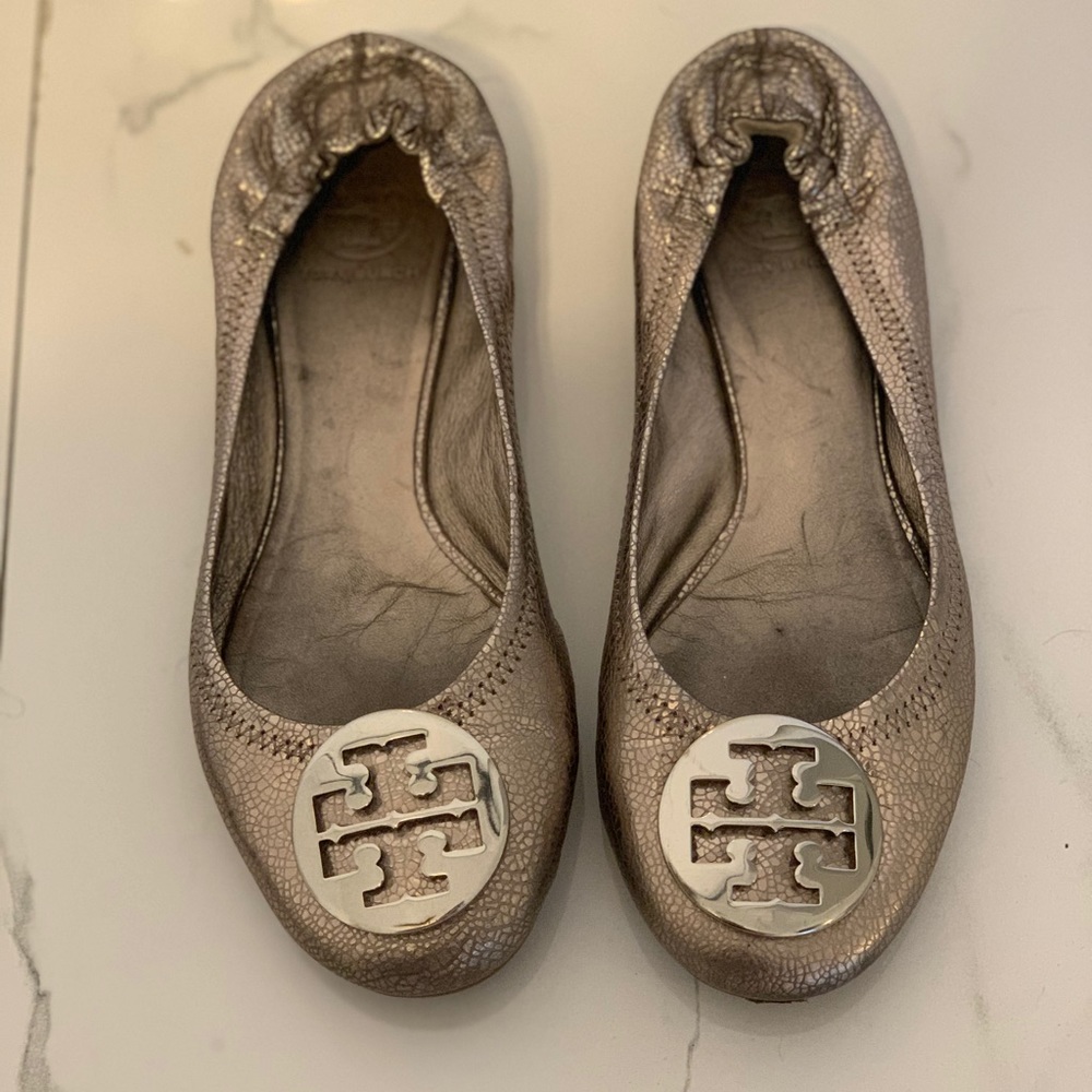 Tory Burch Pewter Color Ballet Flat. Size 9